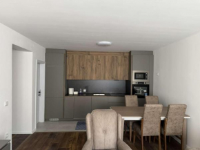 Loni Apartment 3